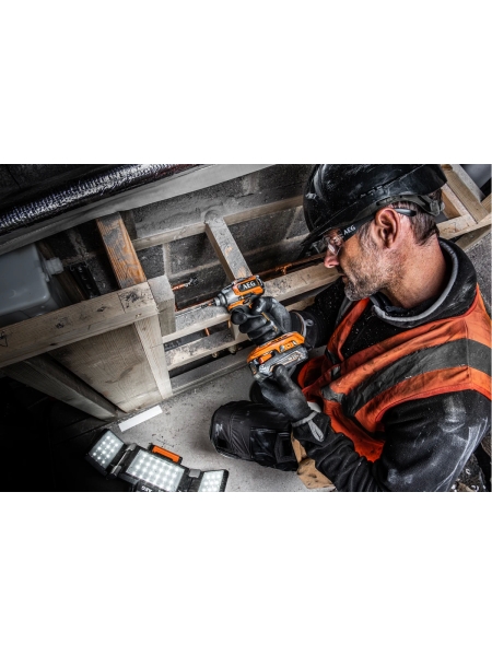 Бесщеточный аккумуляторный импульсный винтоверт BSS18SBL-0 AEG 4935472278