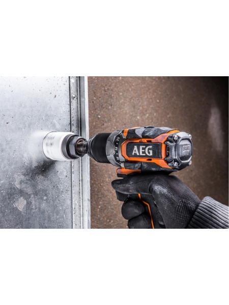 Бесщеточная аккумуляторная дрель-шуруповерт AEG BS18SBL-202C 4935472277