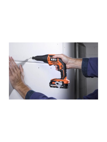 Бесщеточный аккумуляторный шуруповерт по гипсокартону AEG BTS18BL LI-202B 4935464104