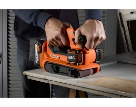 Бесщеточная ленточная шлифмашина AEG BHBS18-75BL-0 4935459582