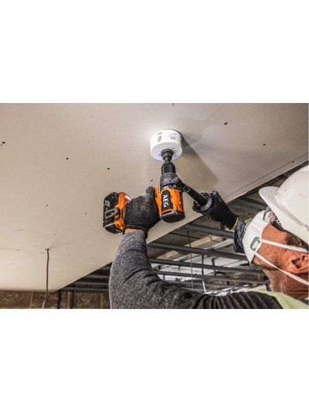 Ударная бесщеточная дрель-шуруповерт AEG BSB18BL2-0 18 В 4935481042