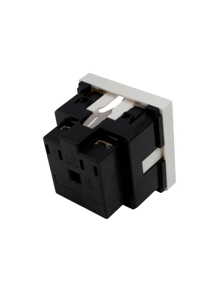 Розетка с з/к. со шторками белая Gigant 851104-1GI