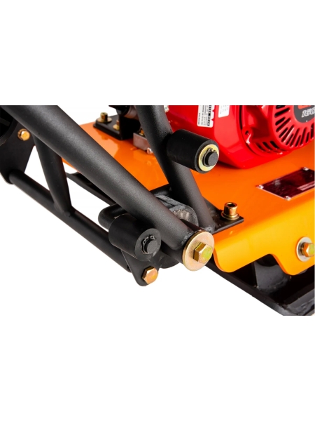 Виброплита с баком для воды 5.5 л.с. Gigant Honda Engine BVP80T-H160