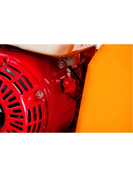 Виброплита с баком для воды 5.5 л.с. Gigant Honda Engine BVP95T-H160