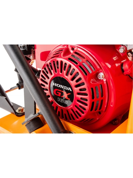 Виброплита с баком для воды 5.5 л.с. Gigant Honda Engine BVP95T-H160