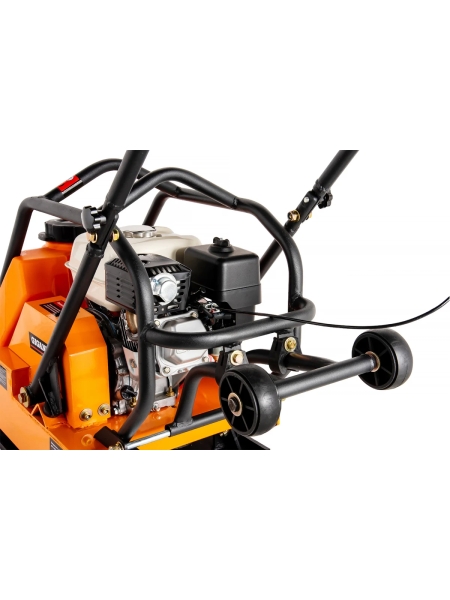 Виброплита с баком для воды 5.5 л.с. Gigant Honda Engine BVP95T-H160