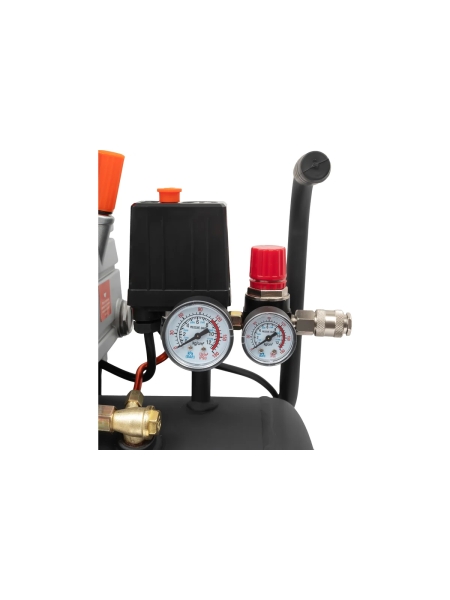 Поршневой масляный компрессор Gigant и набор пневмоинструмента LAS 24/1500K