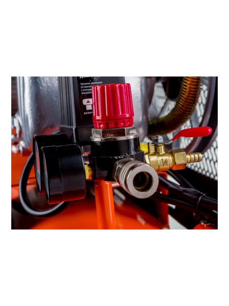 Ременной компрессор (50 л; 10 бар; 430 л/мин) Gigant BCL-50