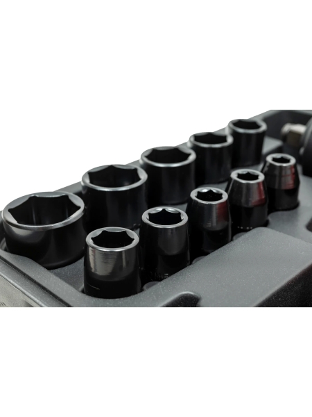 Ударный пневмогайковерт (880 Нм; 1/2"; кейс) Gigant Professional PW 880RKS + набор головок