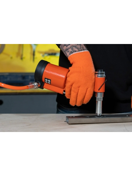 Пневматический заклепочник (размер 2.4-4.8 мм; расход 29 л/мин) Gigant P70