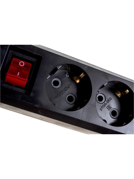 Бытовой удлинитель Gigant с заземлением ПВС 3x0,75 4 гнезда 5м 80094