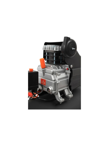 Поршневой масляный компрессор Gigant и набор пневмоинструмента LAS 50/1800K