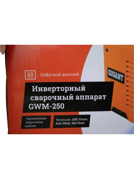 Инверторный сварочный аппарат (220 А; дисплей; кабель 2.5+1.5 м) Gigant GWM-220
