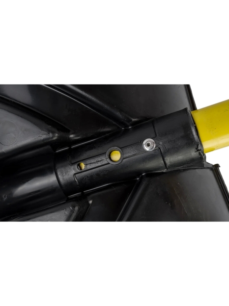 Пластмассовая лопата с оцинкованной планкой на заклепках, усиленная ребрами жесткости Inforce 06-12-23