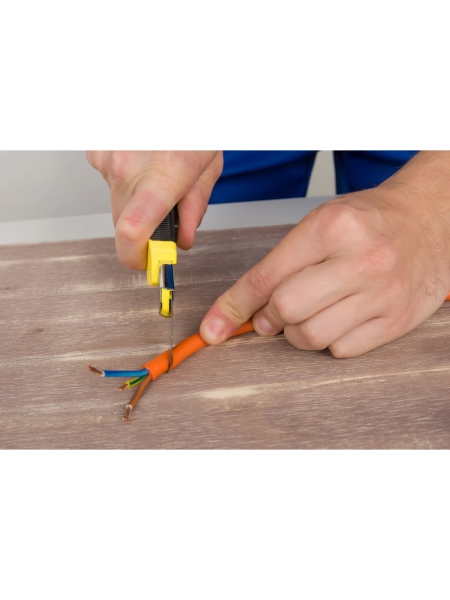 Строительный нож Inforce 18 мм 06-02-01