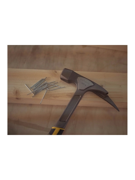 Плотницкий цельнокованый молоток Inforce 600 г 06-16-07