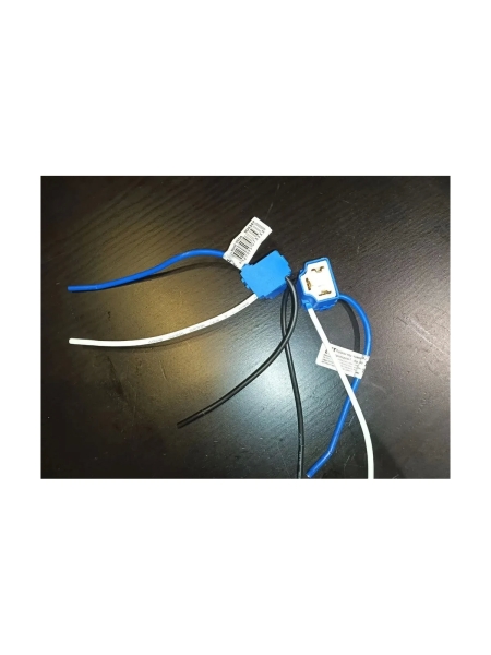 Г-образный патрон Nord-Yada под лампу H4 с проводами, керамика 904347