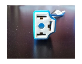 Г-образный патрон Nord-Yada под лампу H4 с проводами, керамика 904347