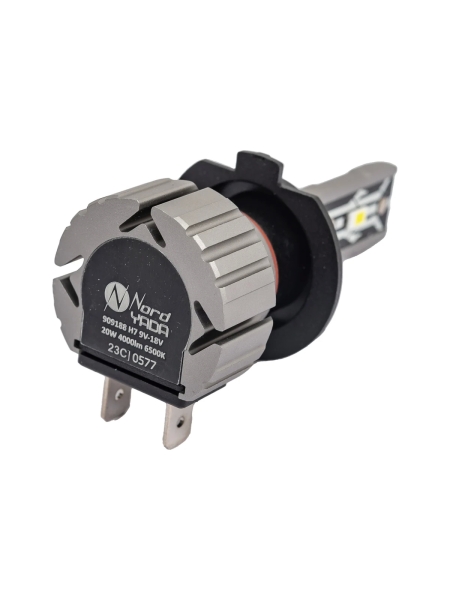 Светодиодная лампа головного света Nord-Yada Н7 9-18V 6500К 4000lm E2 TM (2шт в 1уп.) 909118