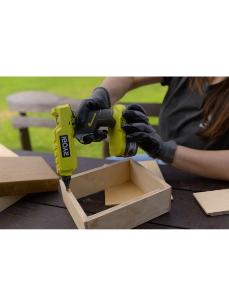 Клеевой пистолет Ryobi ONE+ R18GLU-0 5133002868