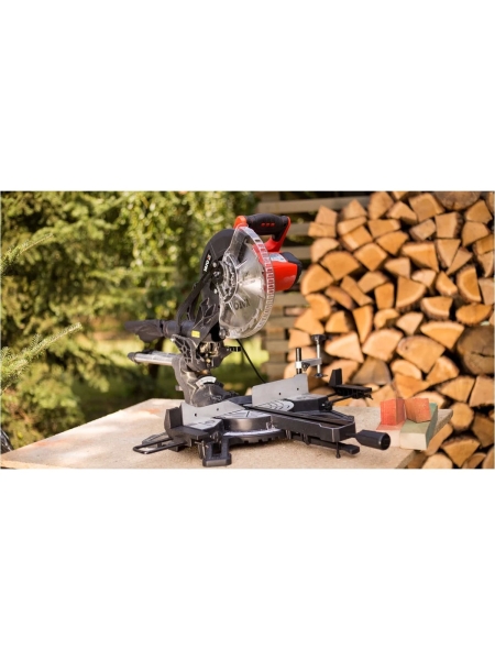 Панельная пила YATO 1800 Вт, 255 мм с лазером YT-82173