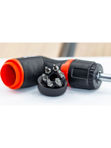 Трещоточная отвёртка с набором насадок YATO 13 предметов YT-27951