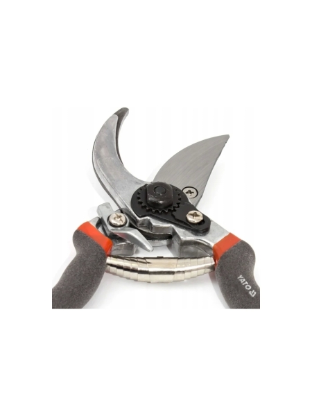 Универсальный секатор  205 мм YATO YT-8800 37138800 092 1